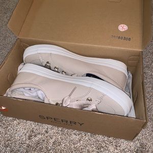 NWT sperry shoes